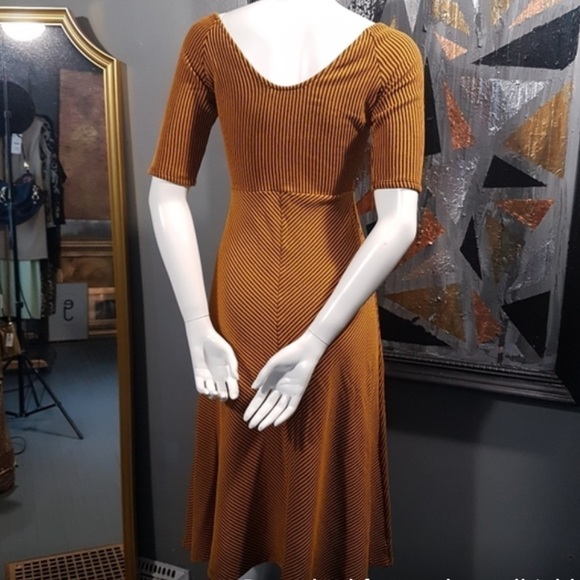 Zara Ribbed Midi Dress - Picture 5 of 5